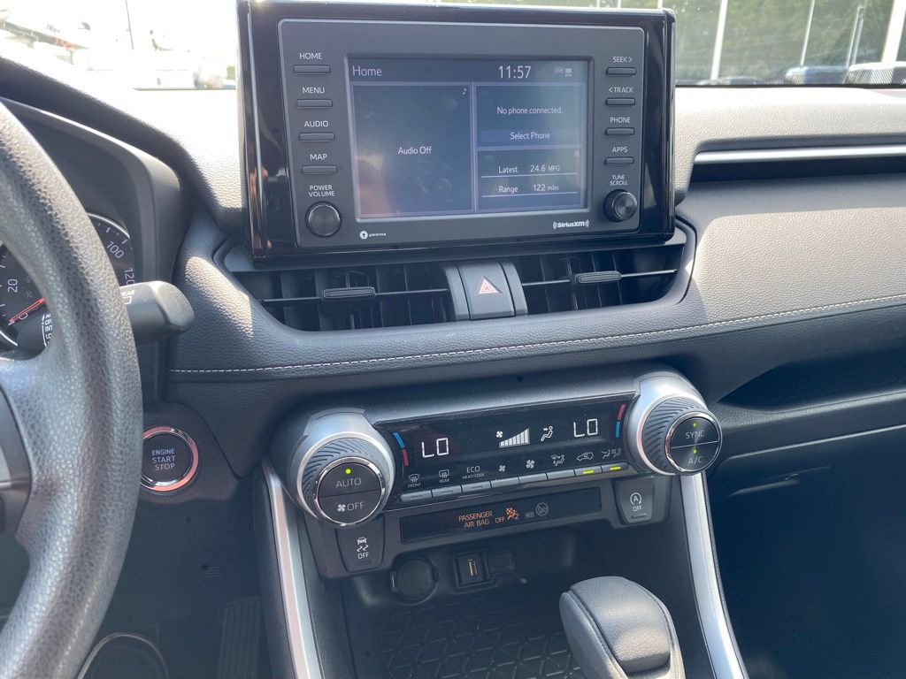 2022 Toyota RAV4 XLE photo 15