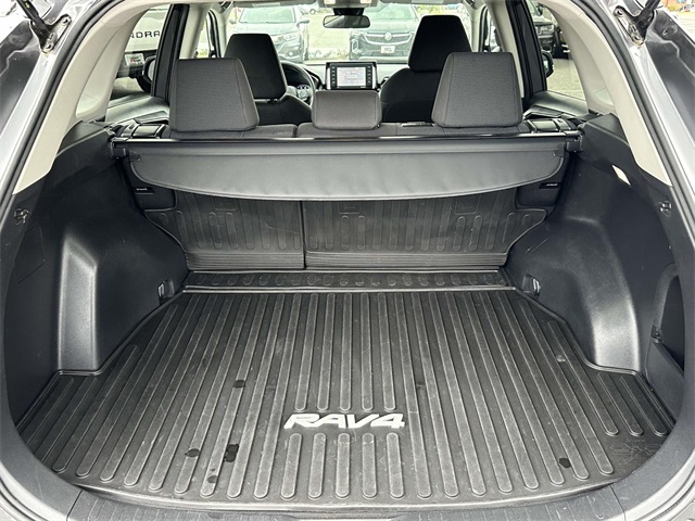 2022 Toyota RAV4 Hybrid LE photo 27