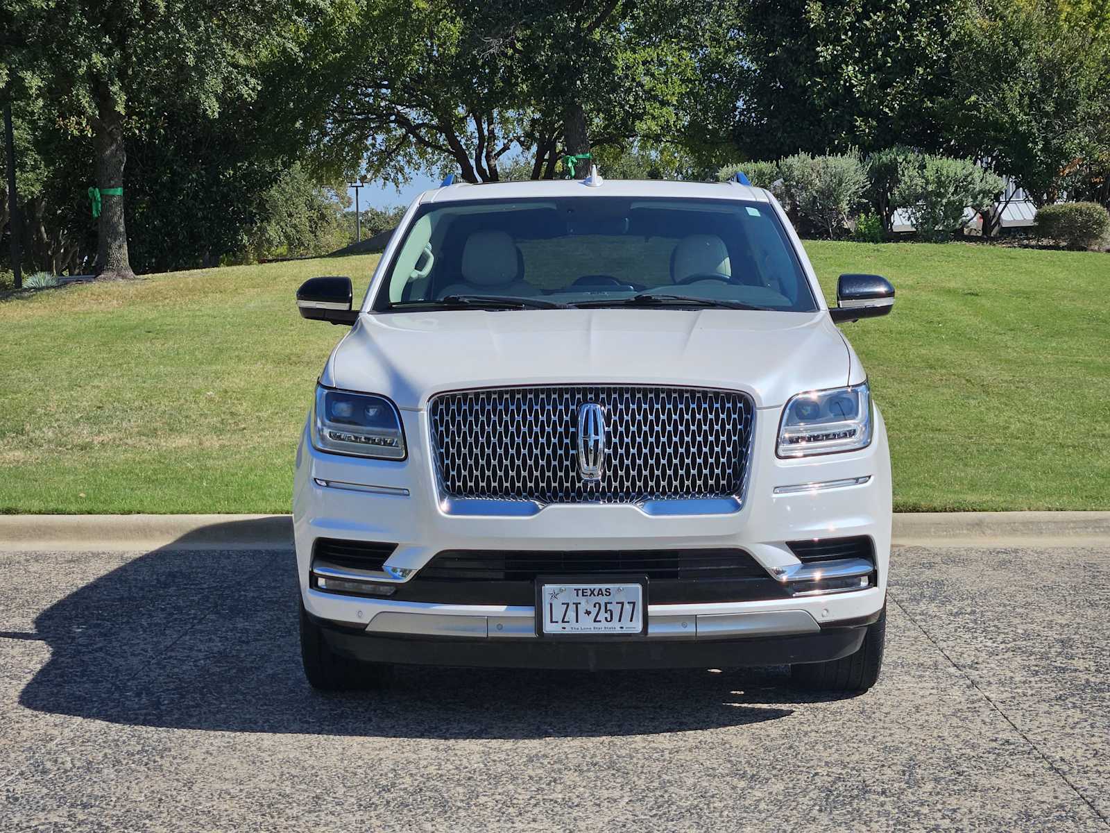 2019 Lincoln Navigator Select photo 2