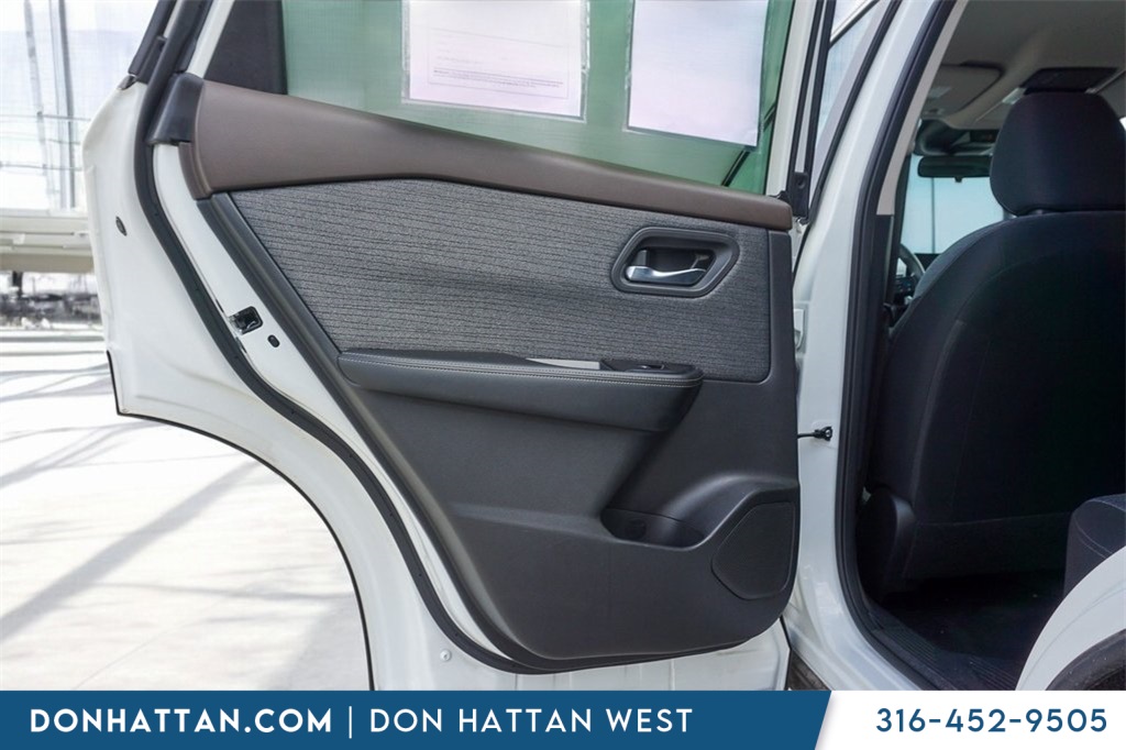 2023 Nissan Rogue SV photo 20