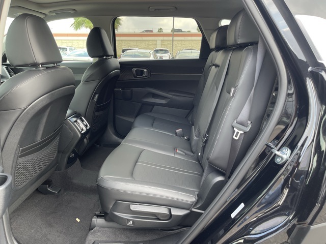 2025 Kia Sorento S photo 18