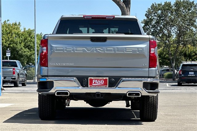 2025 Chevrolet Silverado 1500 LT photo 4