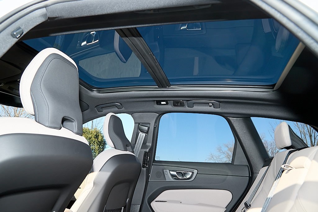 2026 VOLVO XC60 - Image 27