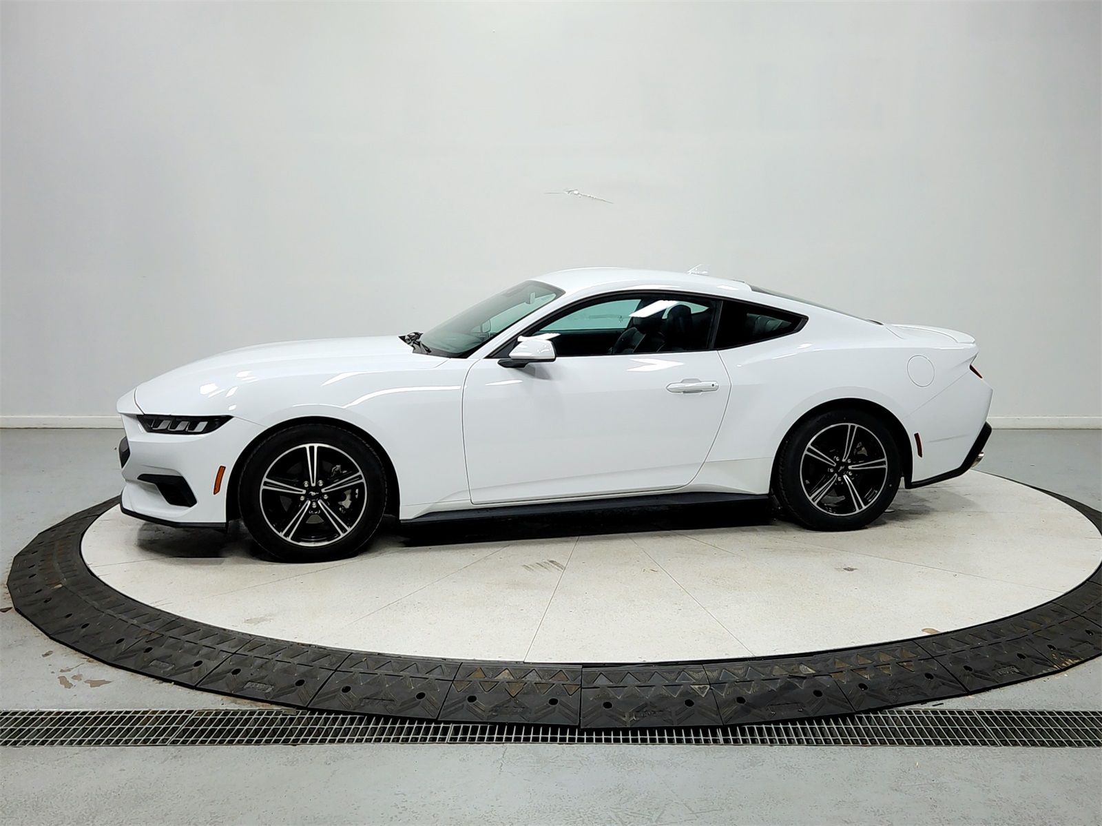 2024 Ford Mustang EcoBoost Premium photo 3