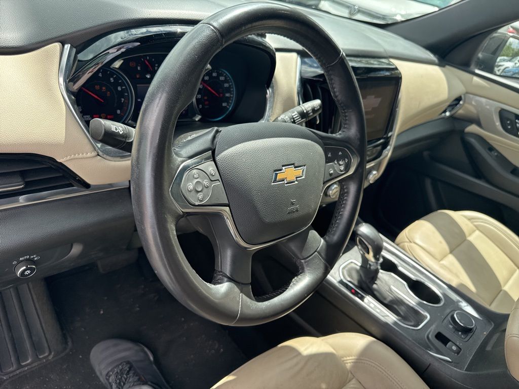 2022 Chevrolet Traverse Leather photo 8