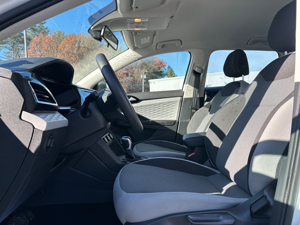 2022 Volkswagen Taos S photo 3