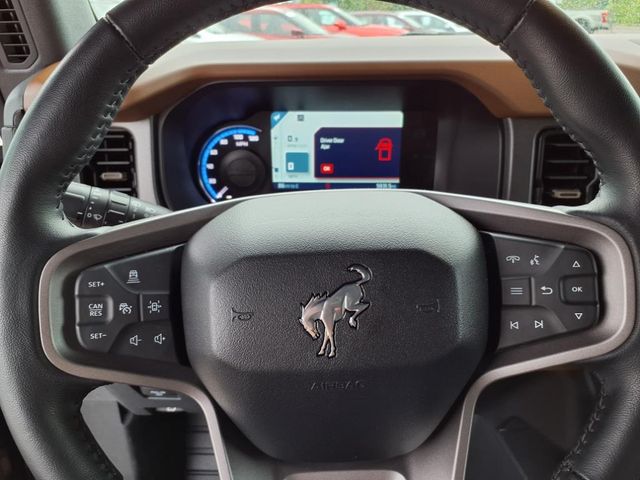 2024 Ford Bronco Outer Banks photo 18