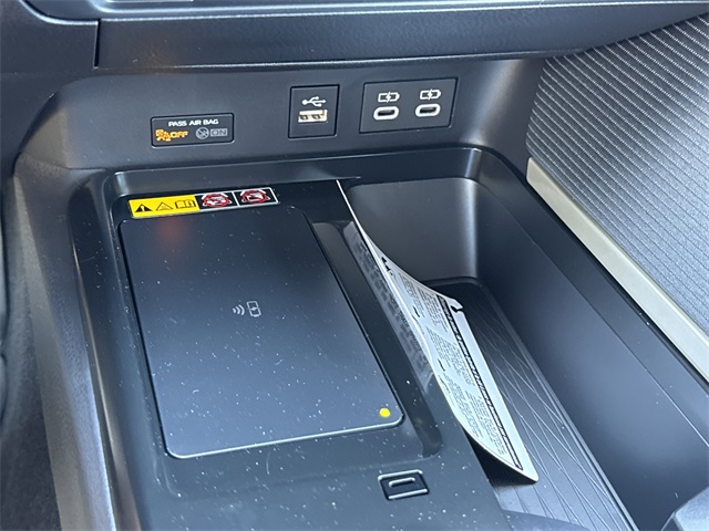 2025 Toyota Camry SE photo 26