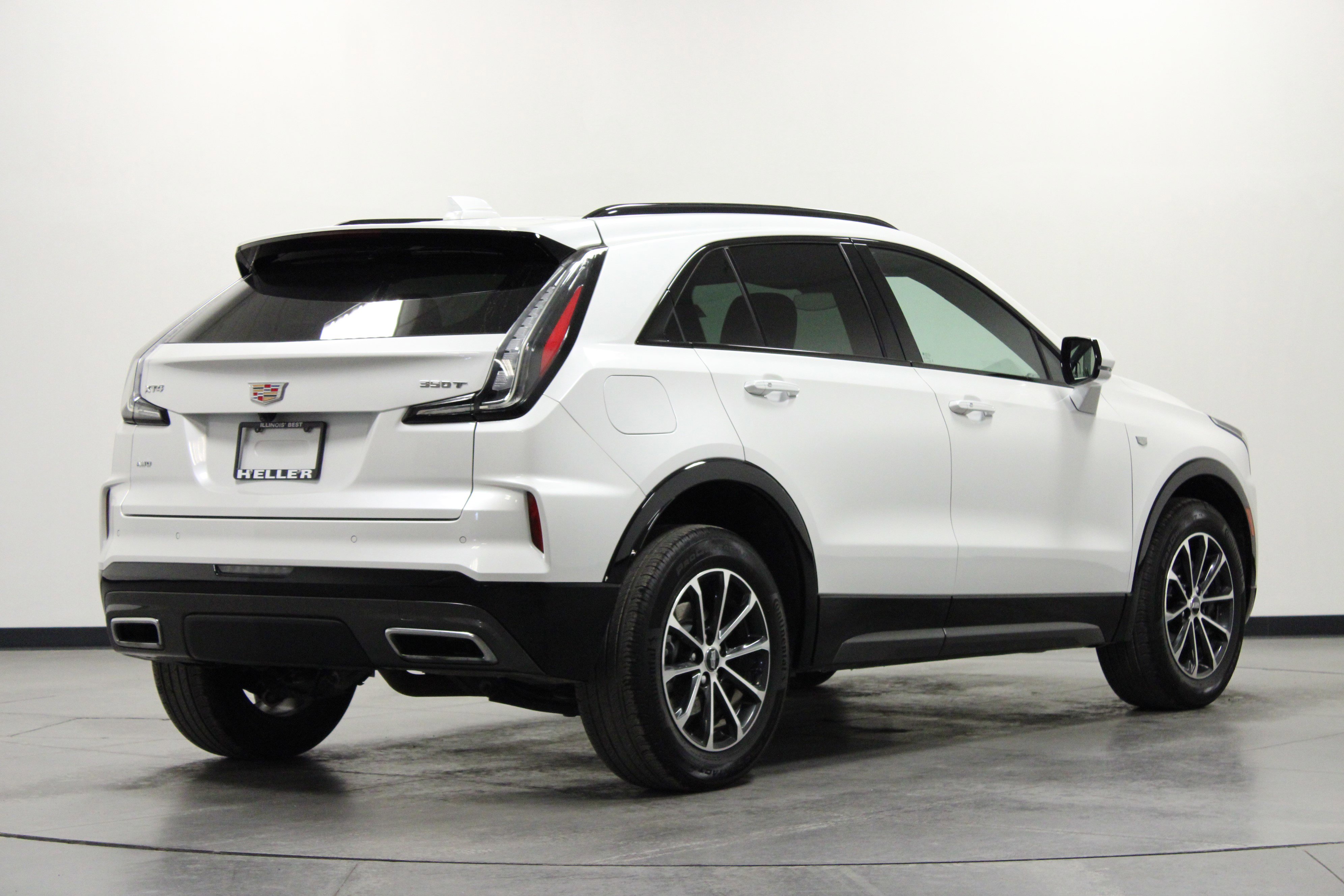 2024 Cadillac XT4 Sport photo 3