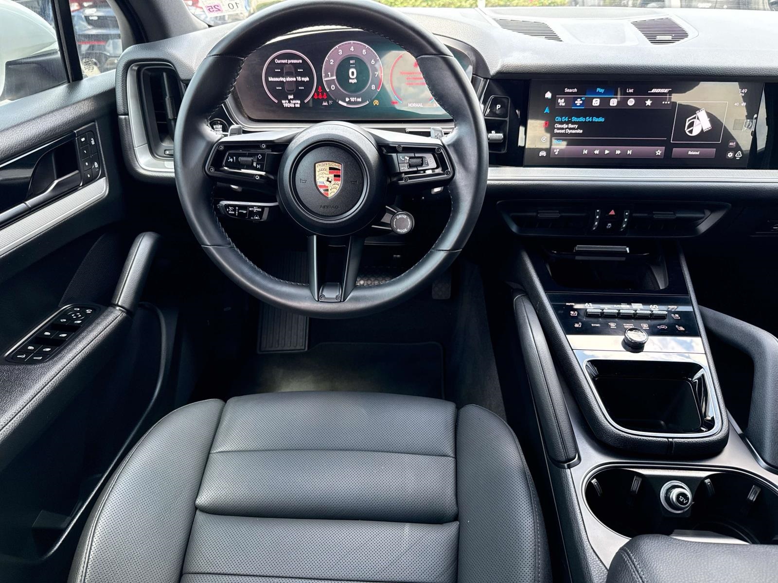 2024 Porsche Cayenne Base photo 17