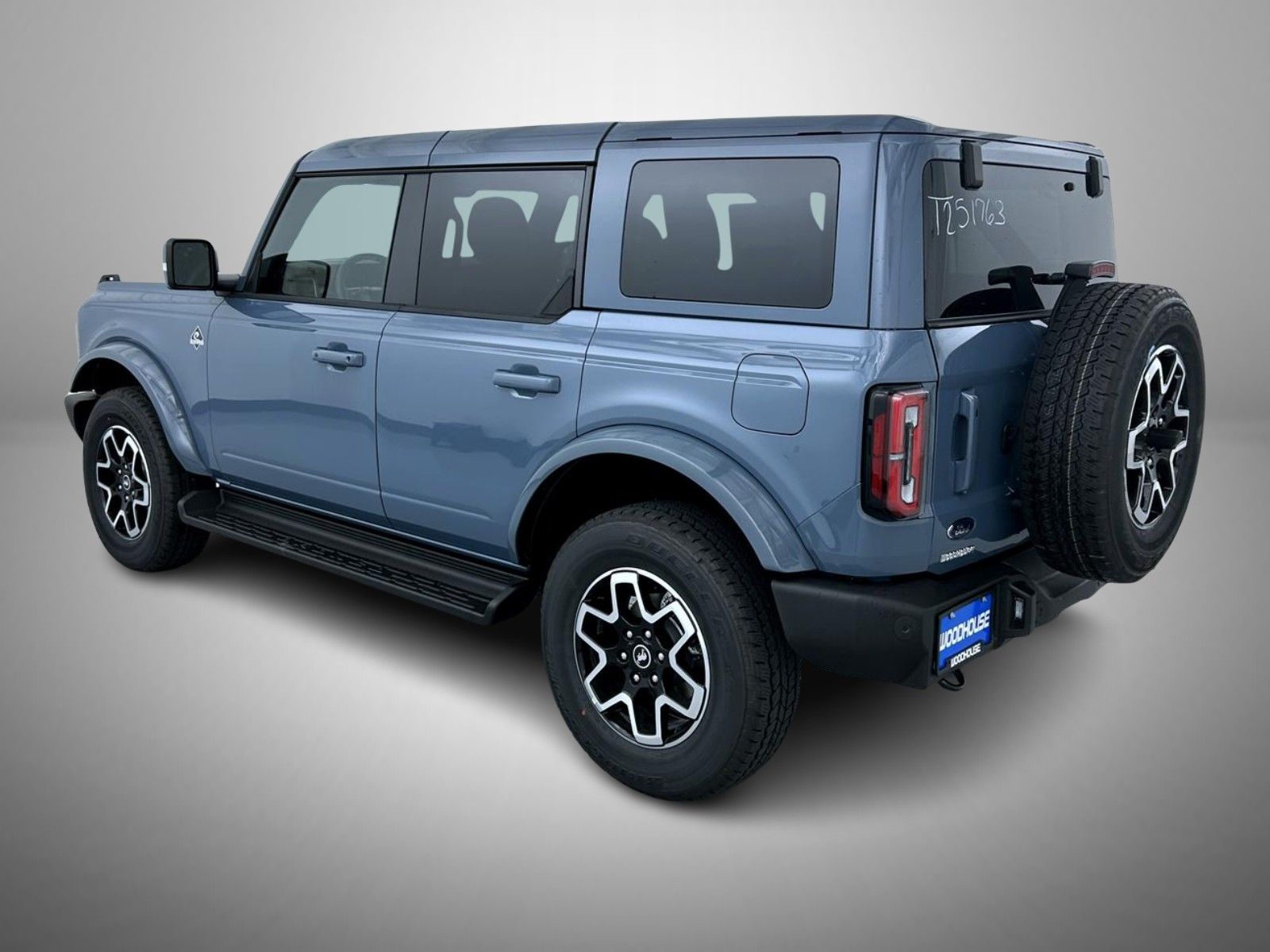 2025 Ford Bronco Outer Banks photo 7