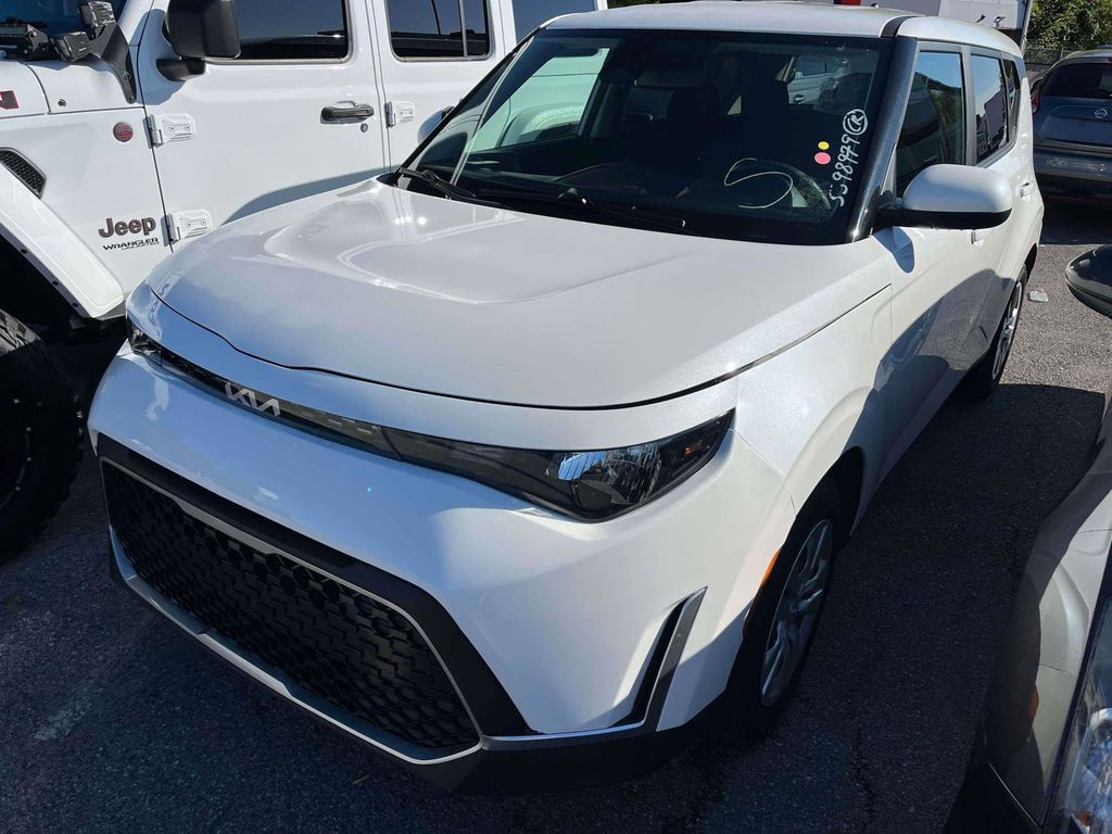2023 Kia Soul LX photo 4