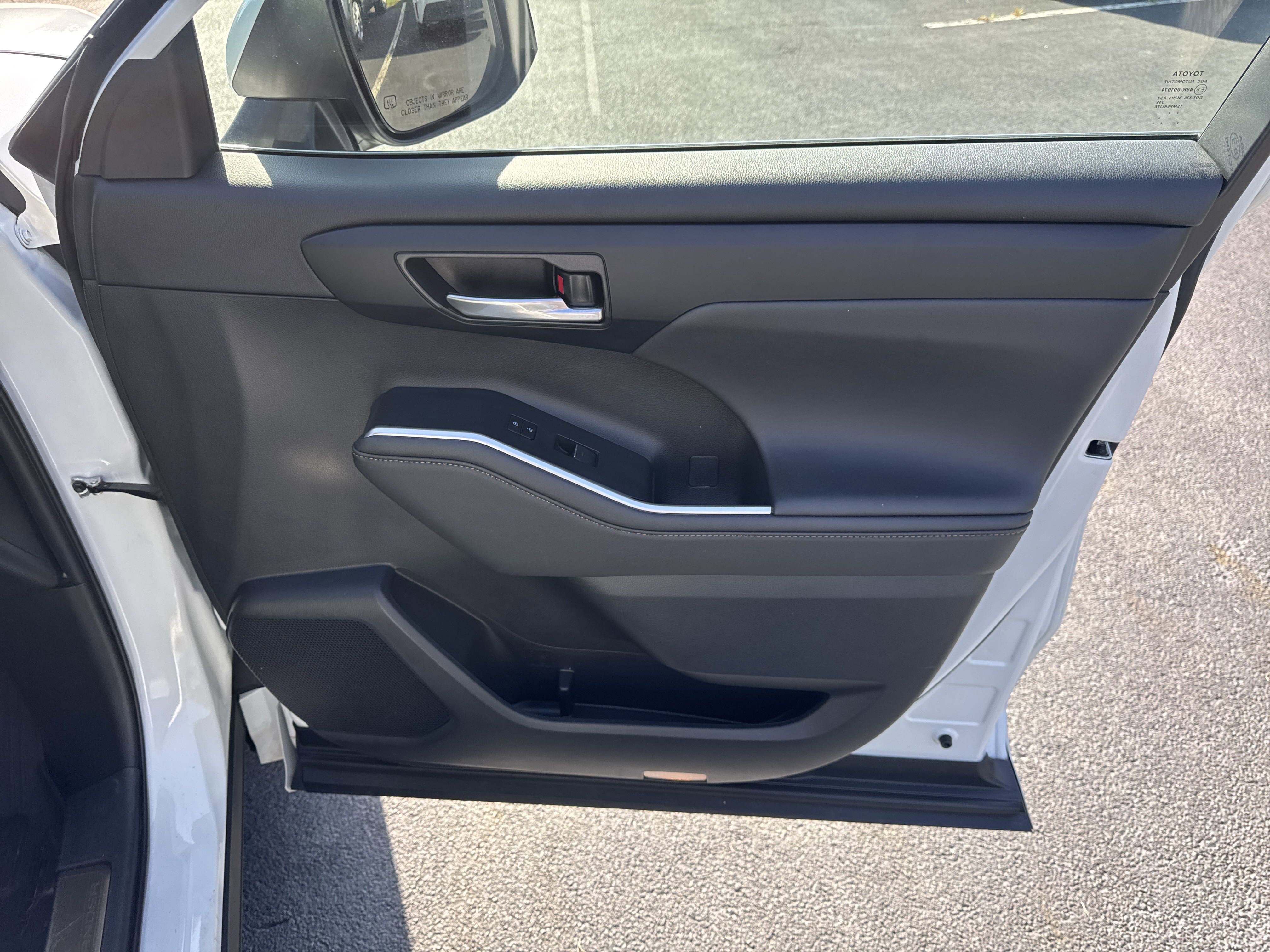 2023 Toyota Highlander Bronze Edition photo 27