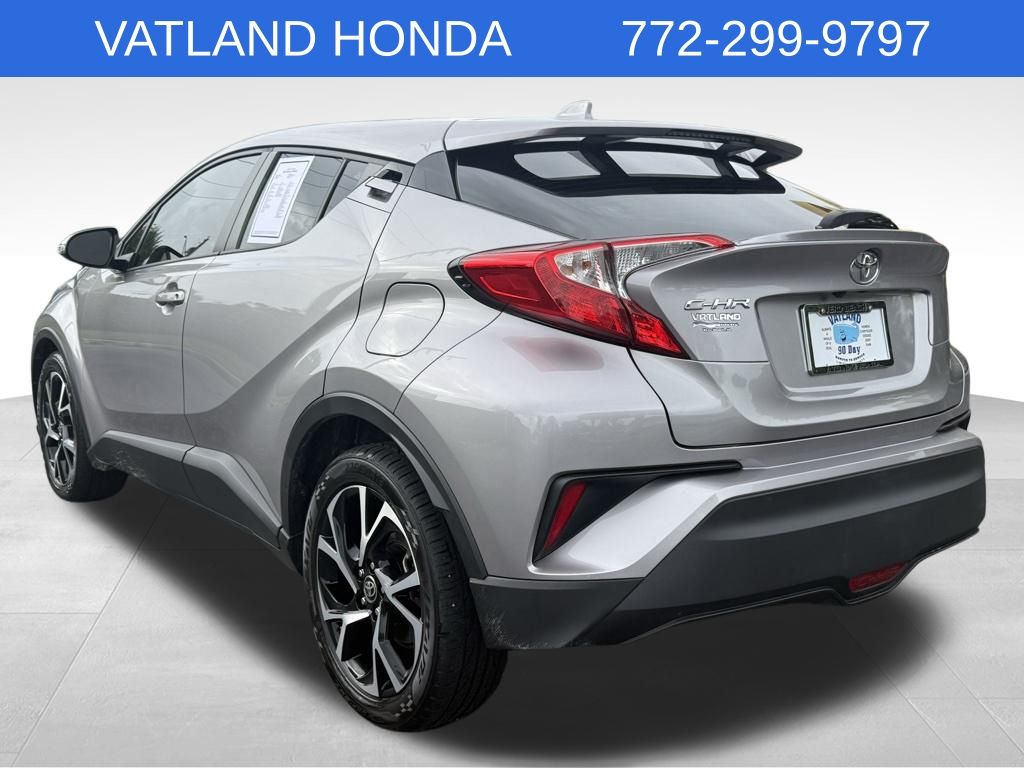2020 Toyota C-HR XLE photo 8