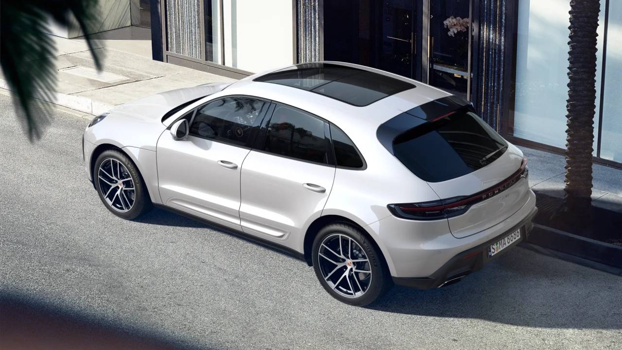 2025 Porsche Macan T photo 4