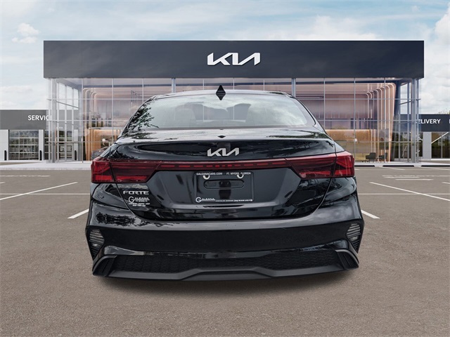 2024 Kia Forte LXS photo 4