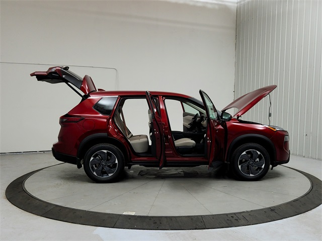 2025 Nissan Rogue SV photo 15