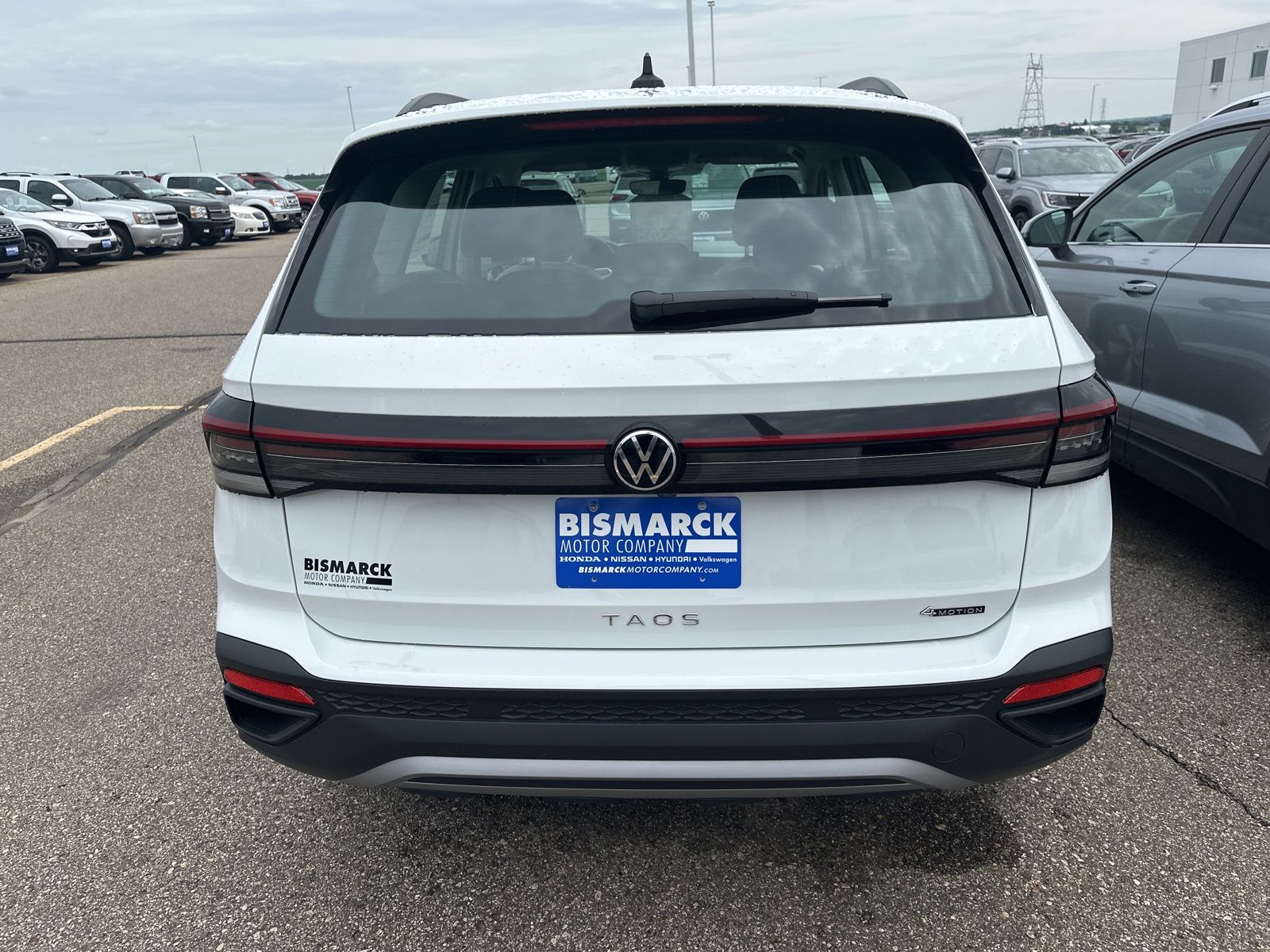 2025 Volkswagen Taos S photo 3