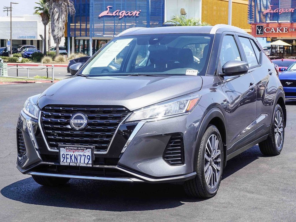 2023 Nissan Kicks SV photo 3