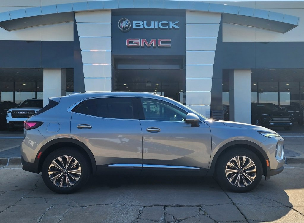 2025 Buick Envision Preferred photo 3