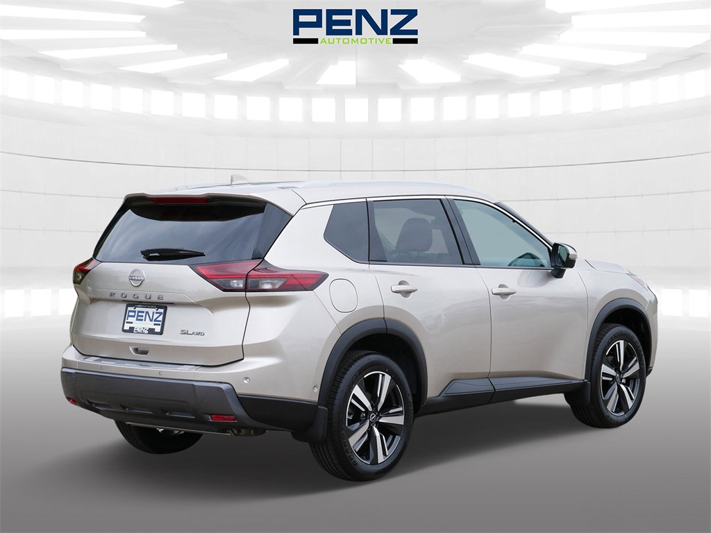 2025 Nissan Rogue SL photo 2