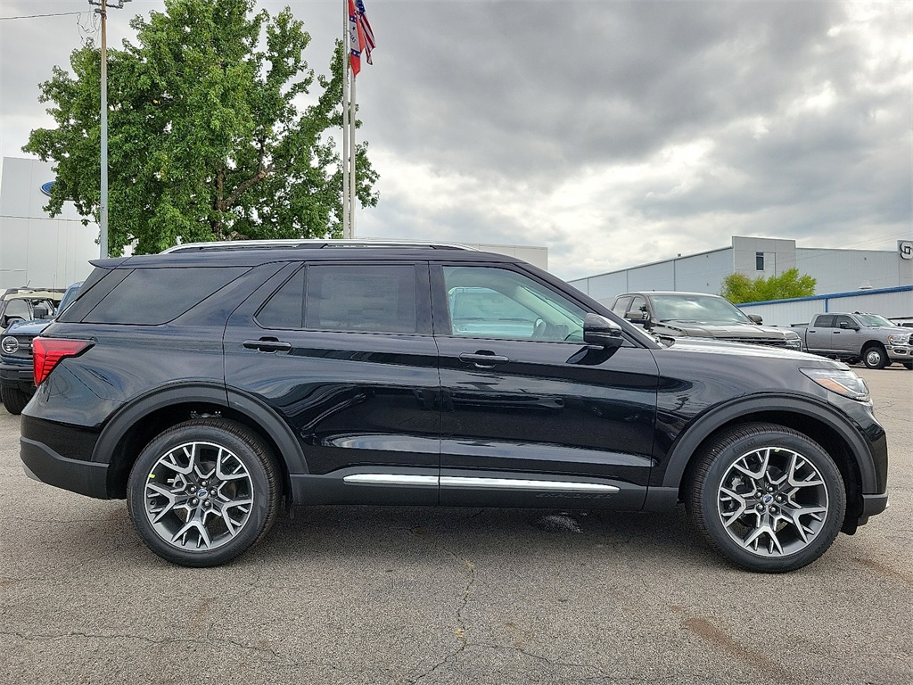 2025 Ford Explorer Platinum photo 5
