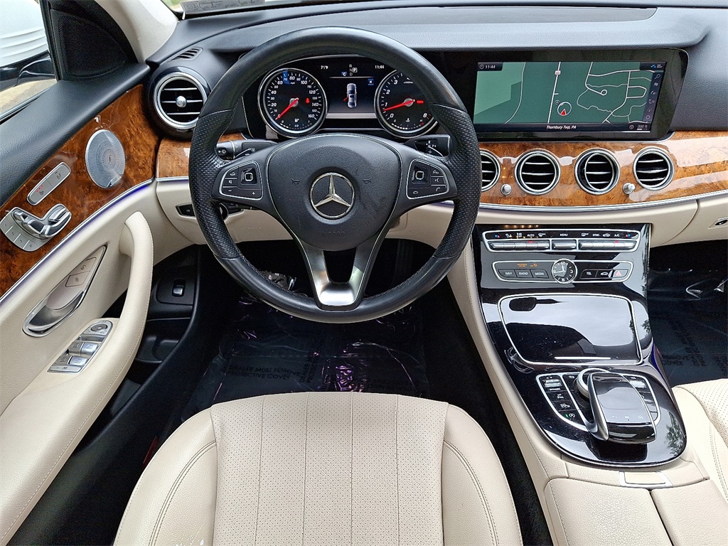2018 Mercedes Benz E 300 4MATIC Sedan photo 11