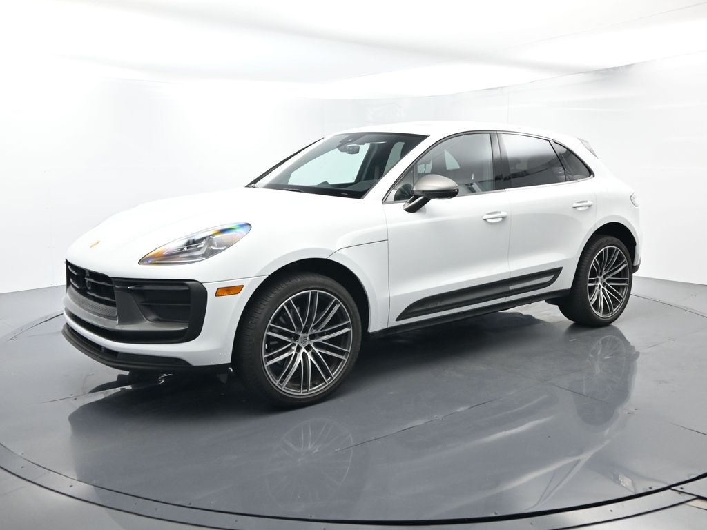 2025 Porsche Macan T