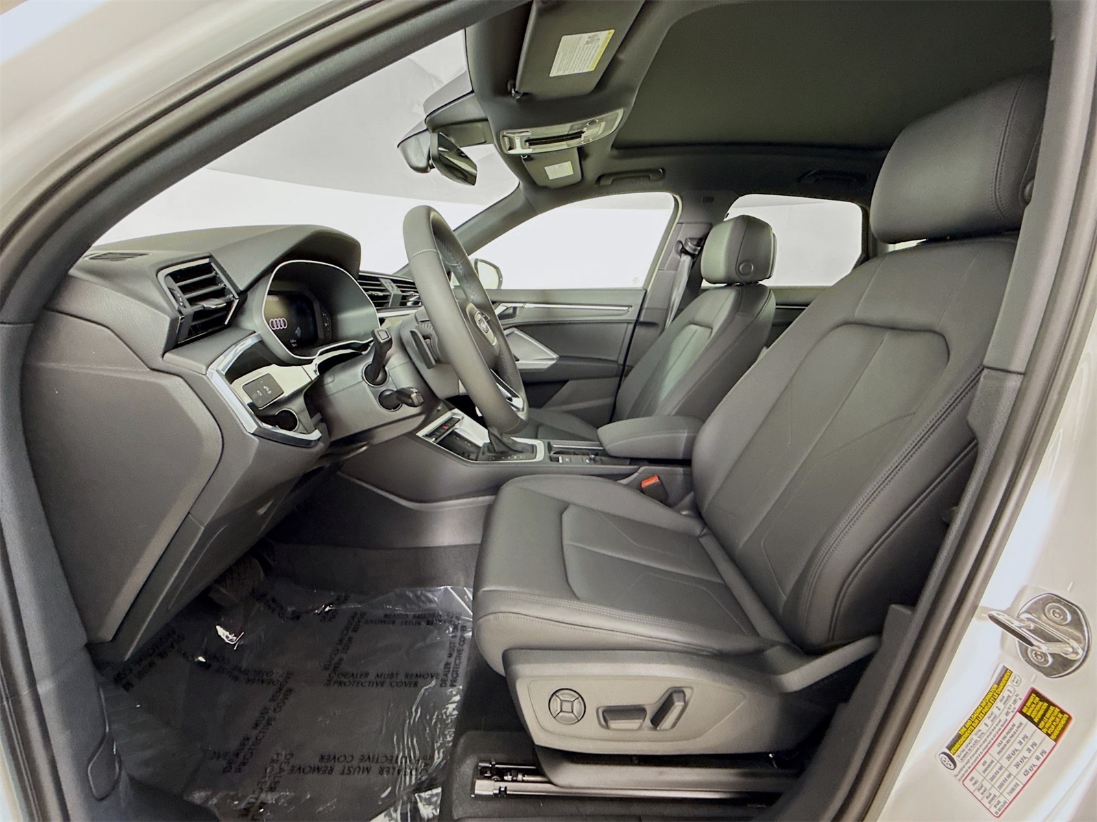 2025 Audi Q3 45 TFSI S line Premium photo 20