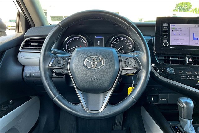 2022 Toyota Camry SE photo 16