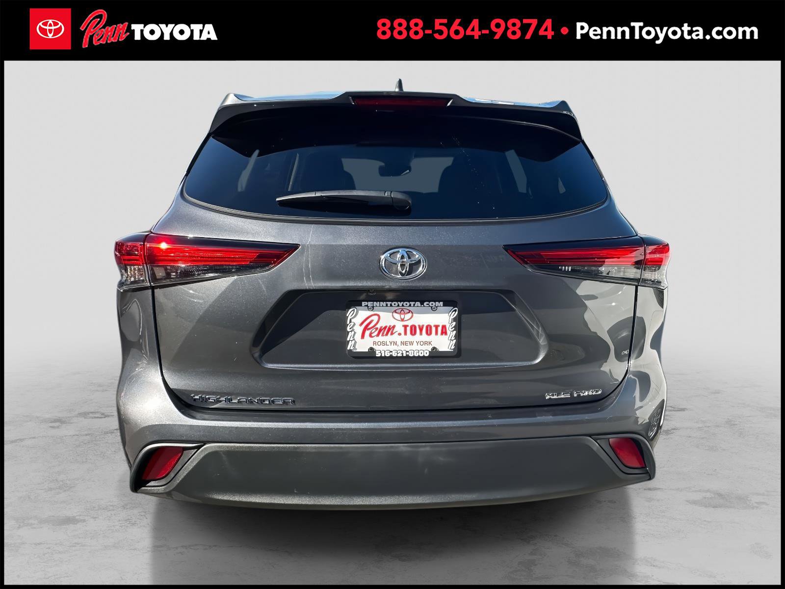 2022 Toyota Highlander XLE photo 3