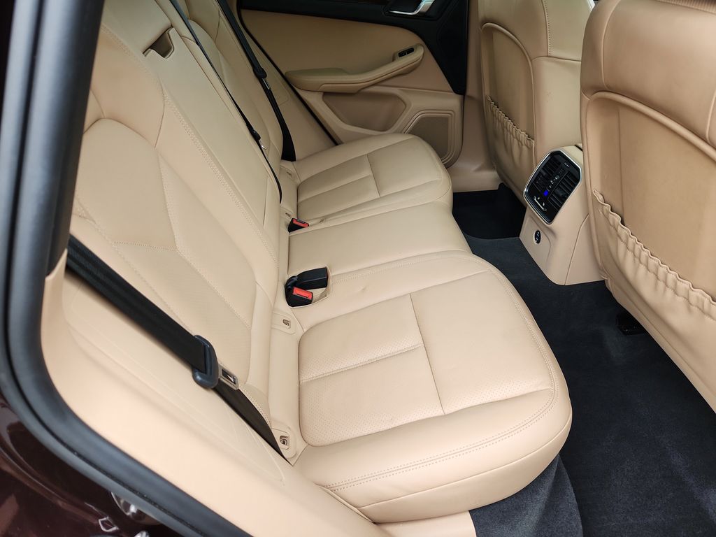 2023 Porsche Macan Base photo 27
