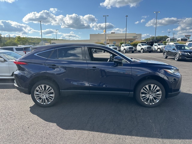 2023 Toyota Venza XLE photo 4