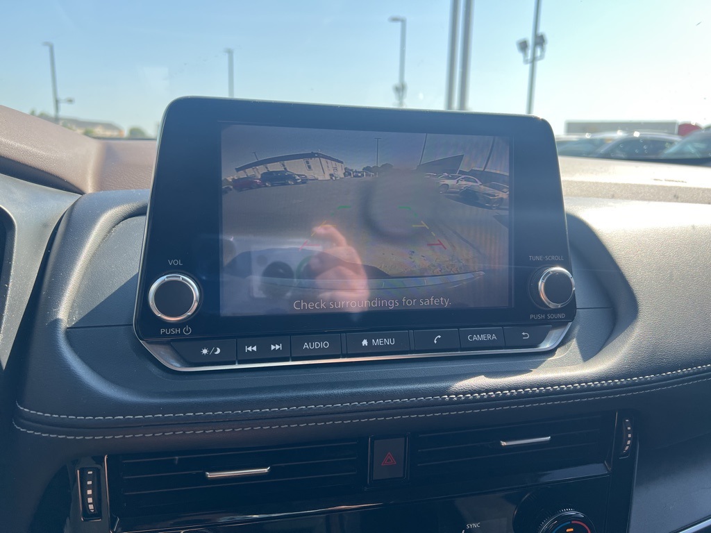 2022 Nissan Rogue SV photo 17