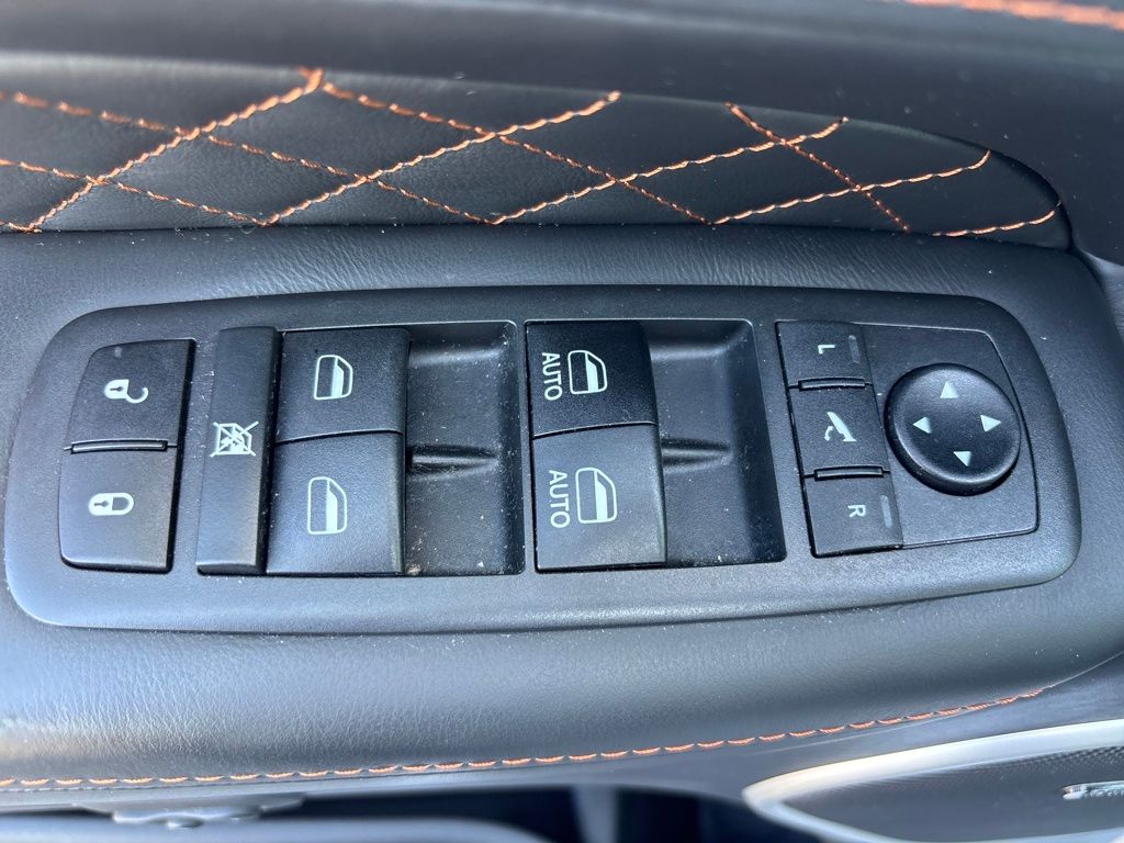 2019 Jeep Grand Cherokee Summit photo 16