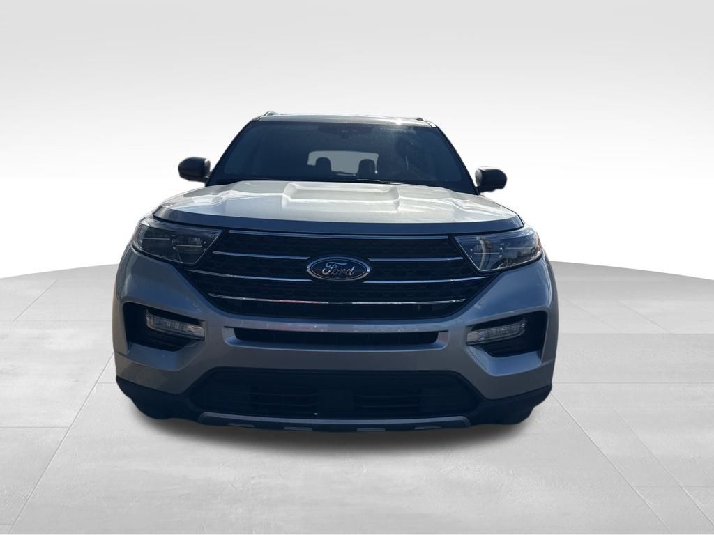 2023 Ford Explorer XLT photo 3