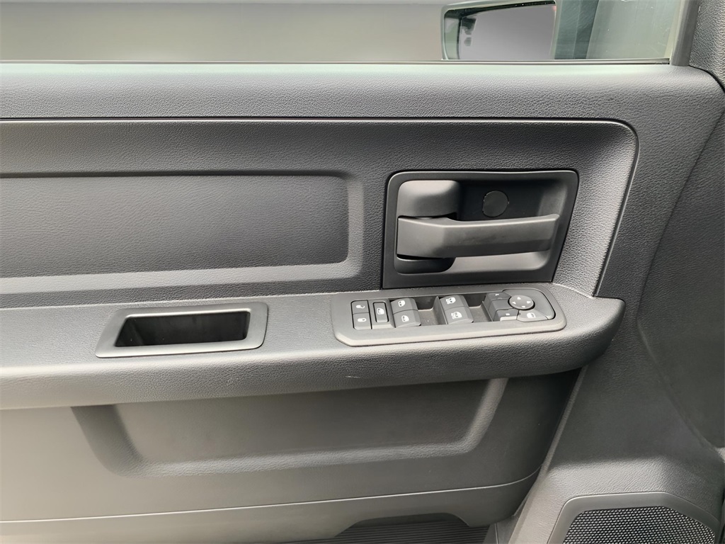 2025 Ram 2500 Tradesman photo 26