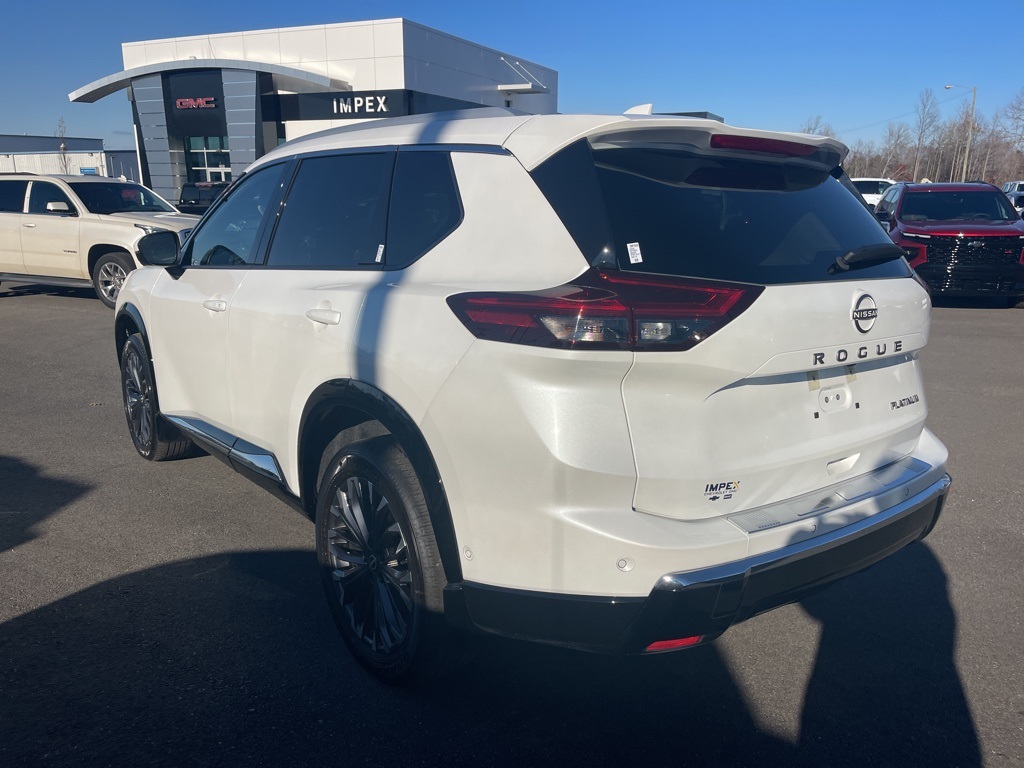 2024 Nissan Rogue Platinum photo 3