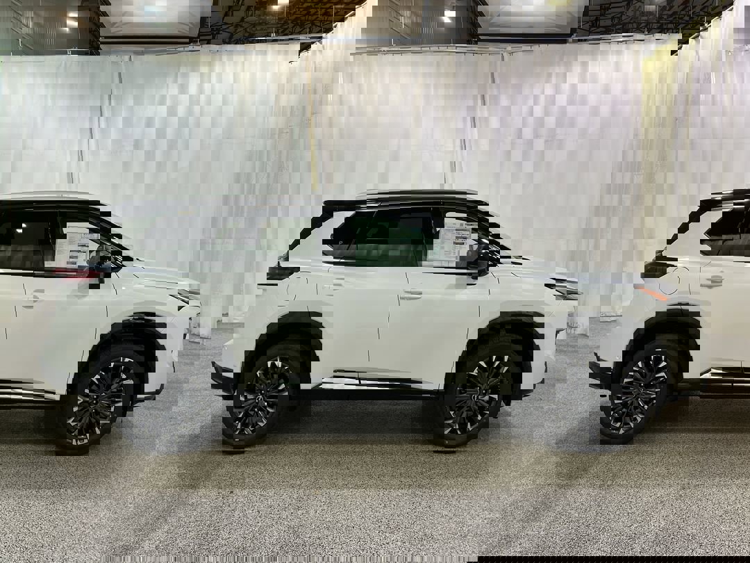 2026 Nissan Rogue Platinum photo 4