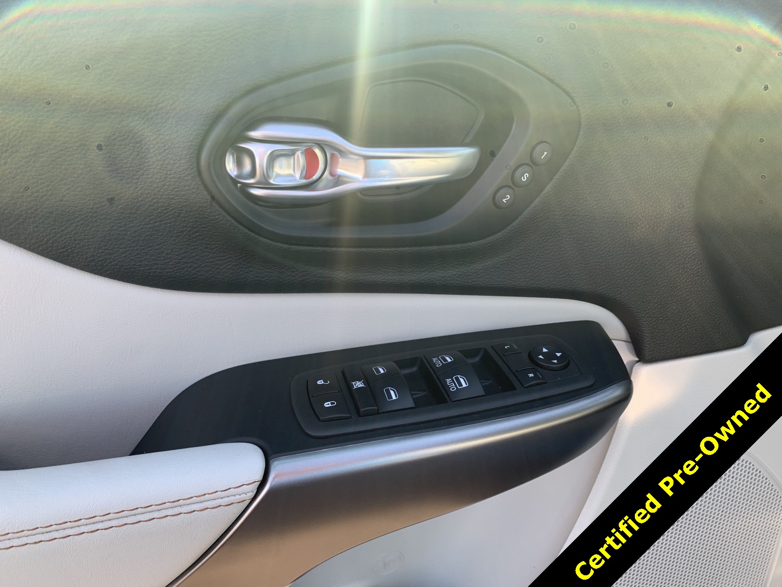2022 Jeep Cherokee Limited photo 12