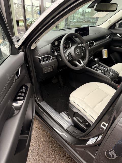 2025 Mazda CX-5 2.5 S Preferred photo 5