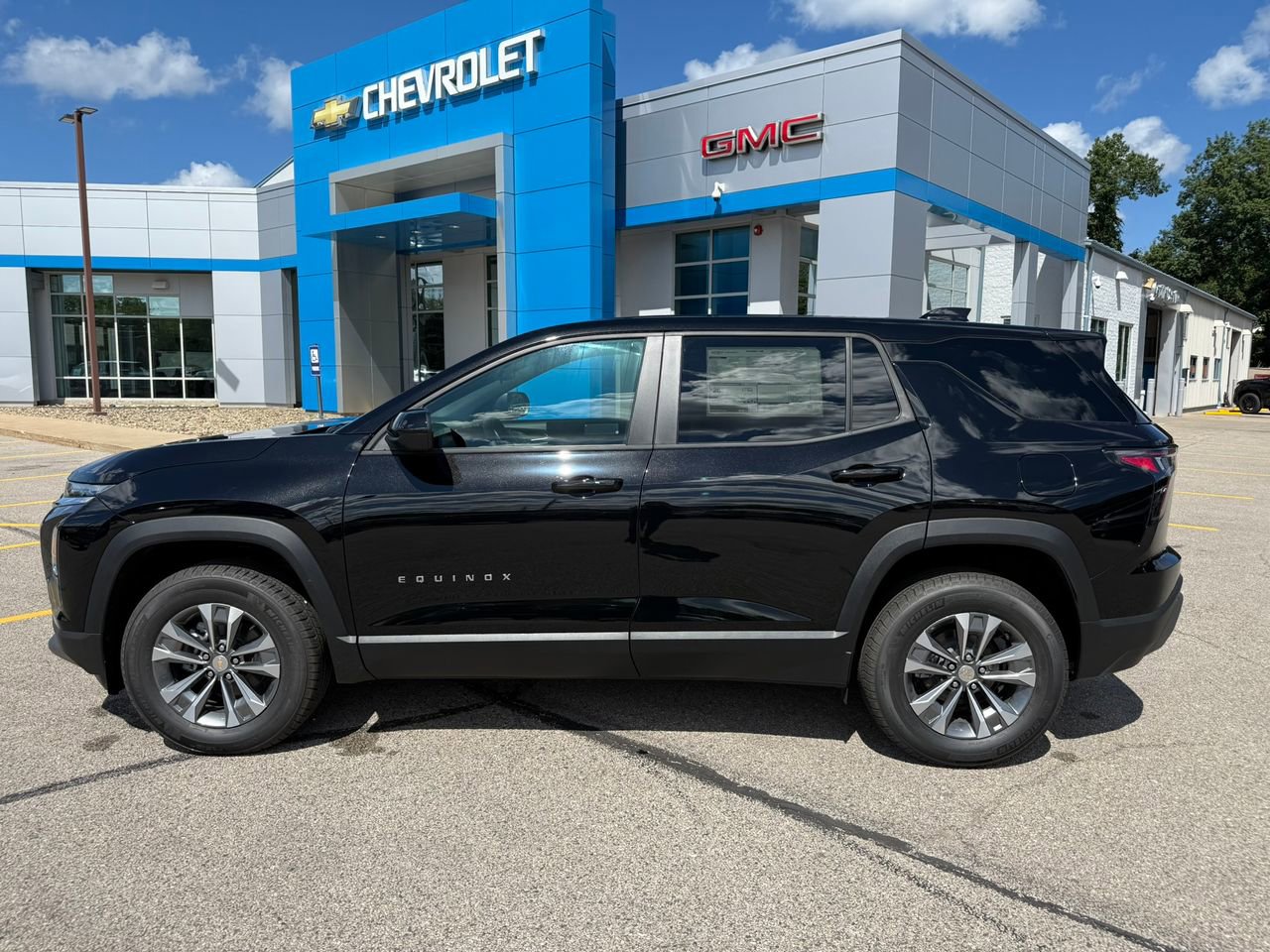 2026 Chevrolet Equinox LT photo 3