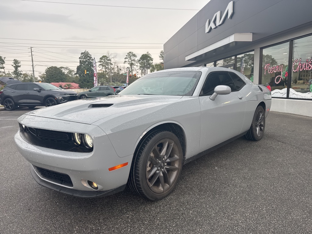 2022 Dodge Challenger SXT's photo