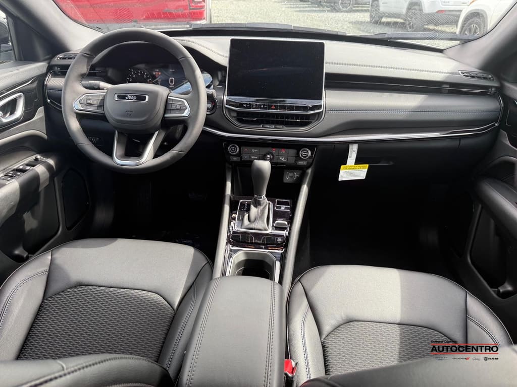 2026 Jeep Compass Latitude photo 4