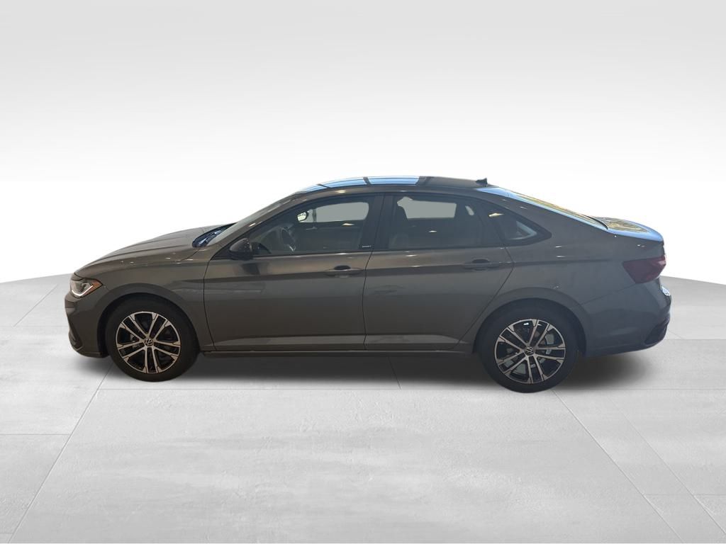 2025 Volkswagen Jetta 1.5T Sport photo 2