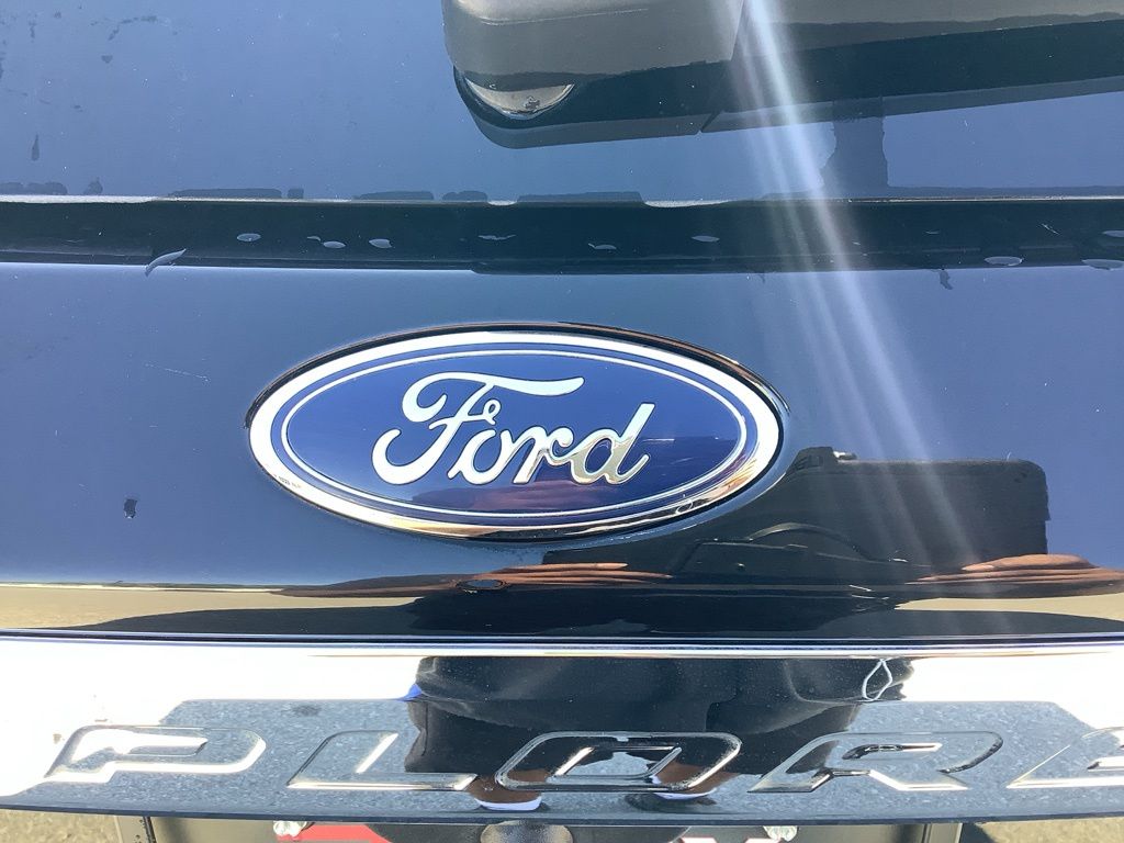 2024 Ford Explorer XLT photo 7