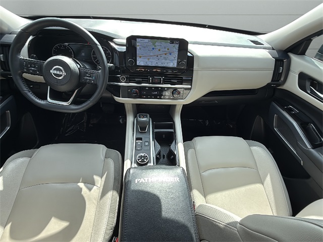 2024 Nissan Pathfinder SL photo 11