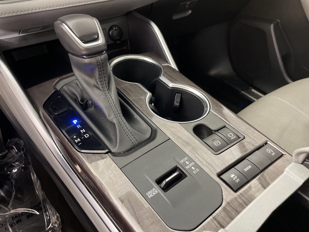 2022 Toyota Highlander Platinum photo 27