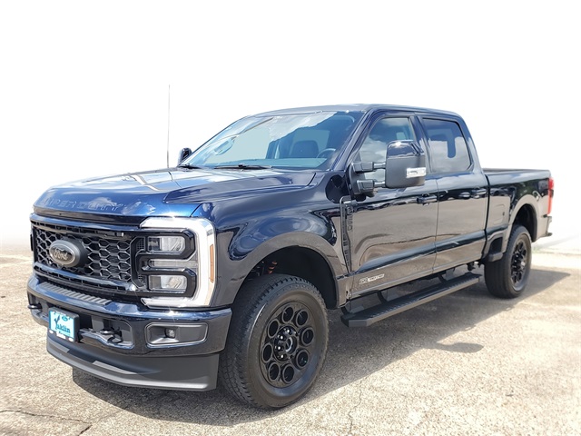 2025 Ford F-250 Lariat photo 3