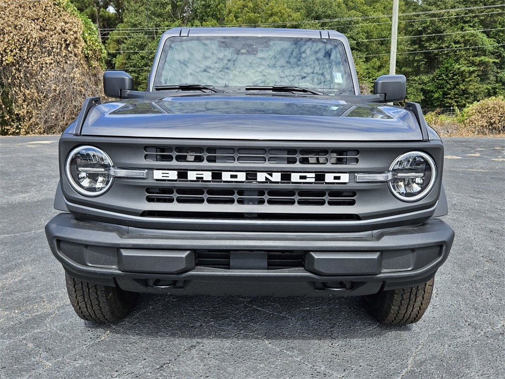2025 Ford Bronco Base photo 2
